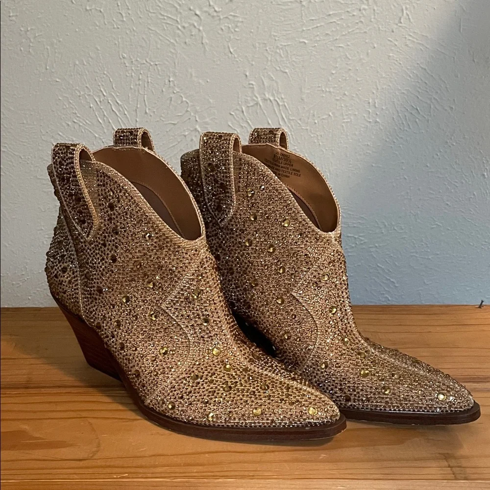 Jessica Simpson Gold/Tan Crystal Western Ankle Boots - Picture 1 of 7